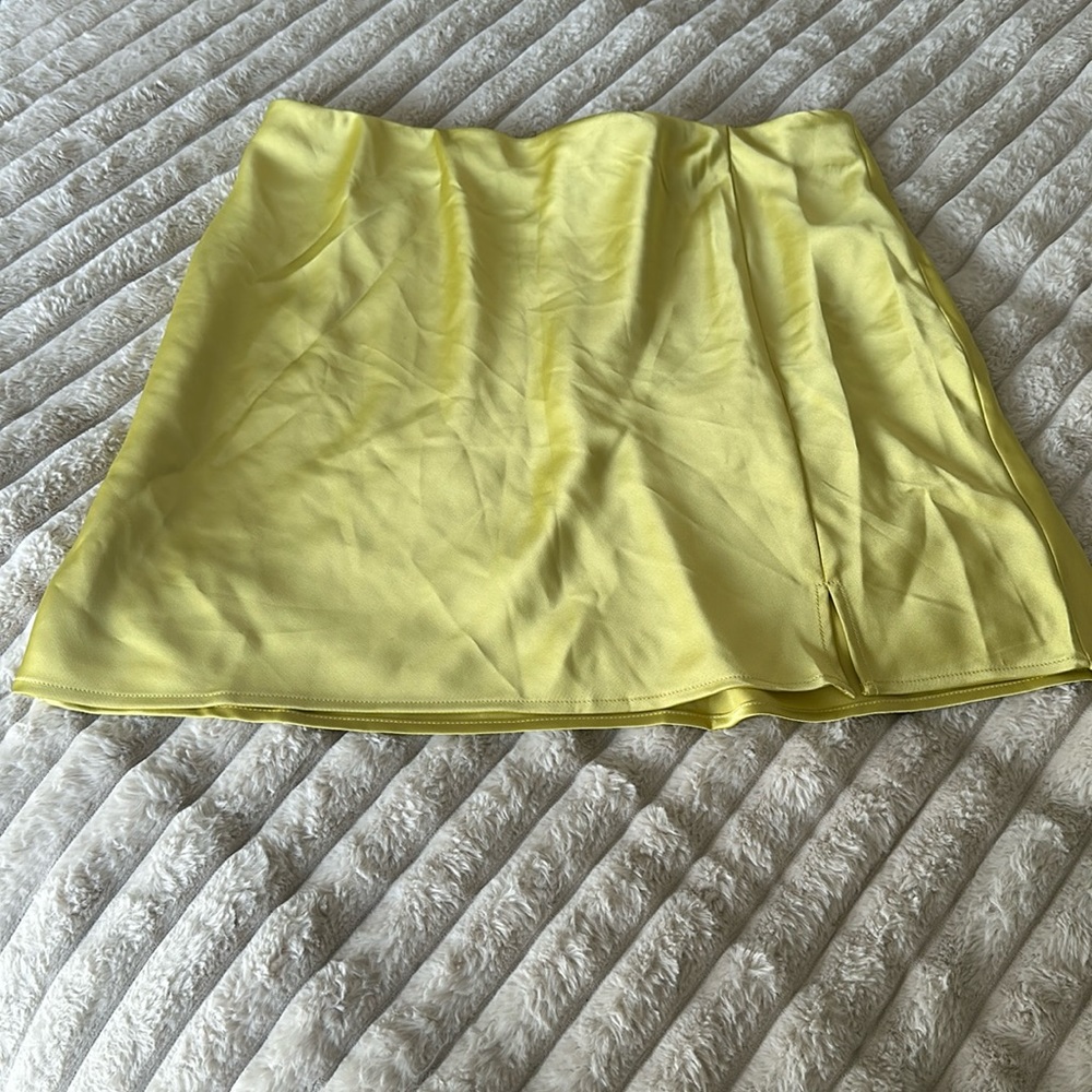 Yellow silky mini skirt